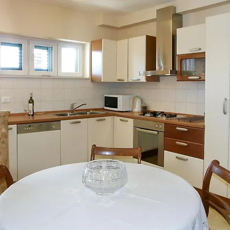 Apartment Matko By Interhome Makarska